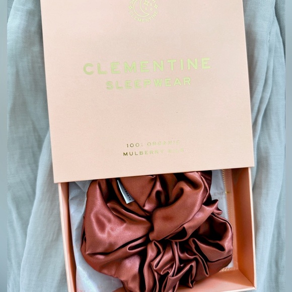 Clementine Silk Pajama Set + Matching Scrunchie - Picture 8 of 8